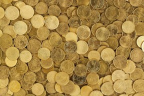 如何理解黄金汇率的波动？这种波动对投资策略有何影响？