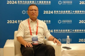 对话百度副总裁石清华：大模型的特性是客观的，但价值观要对齐