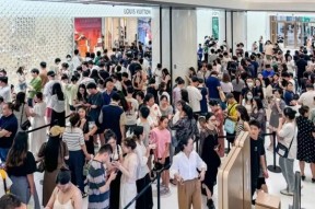 8折买LV，国内奢侈品商场打响价格战