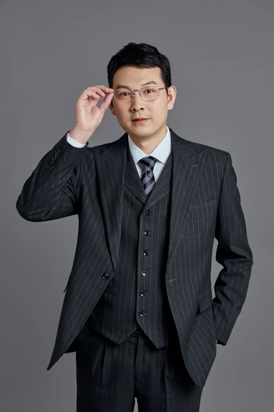 消费电子板块利好不断，公募基金最新解读  第2张