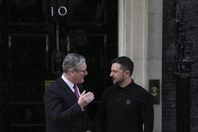 泽连斯基访英获军援，英法多国开会商对策，白宫争吵强烈震动欧洲  第1张