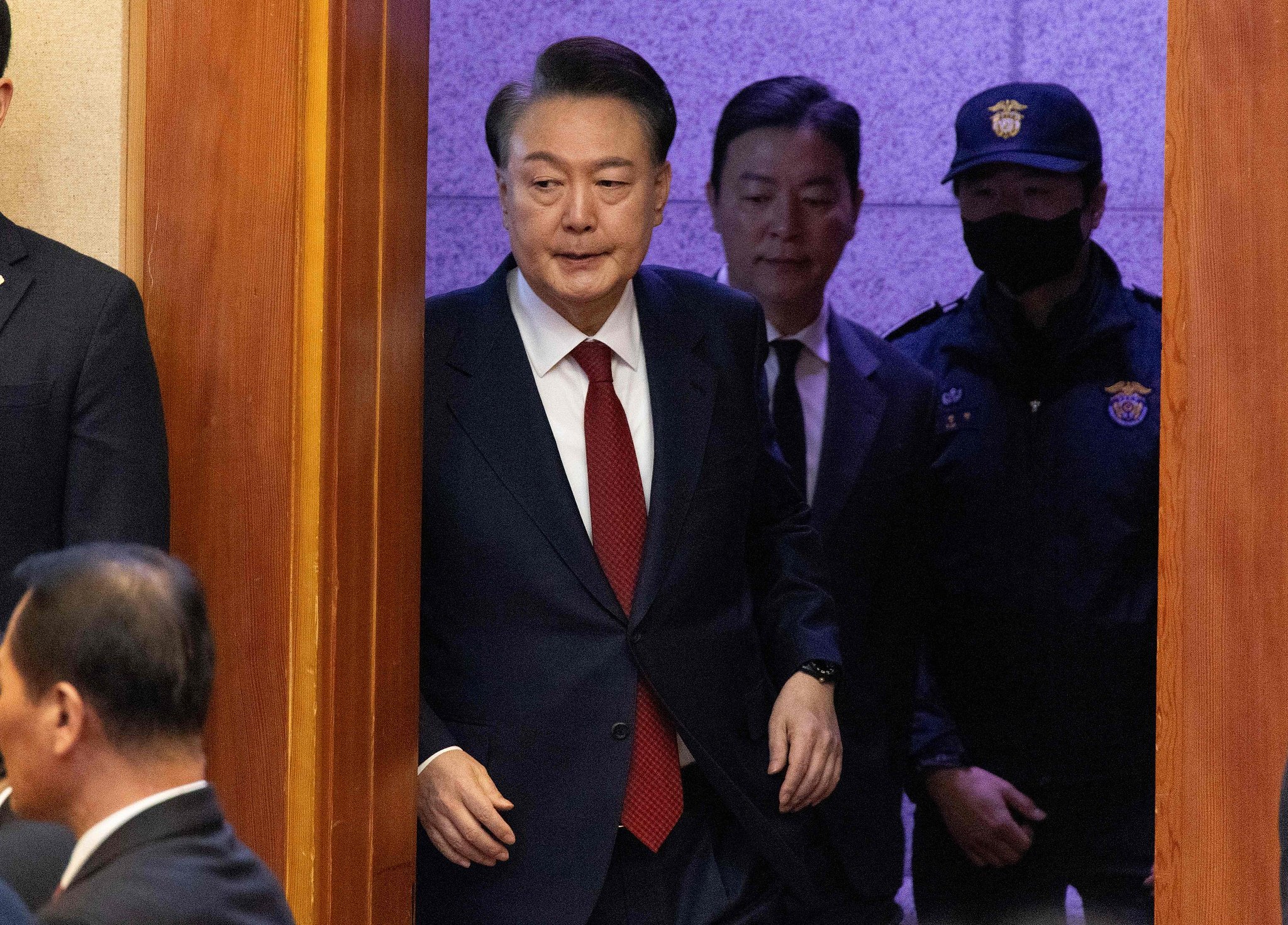 被捕满52天后 韩国总统尹锡悦被释放  第2张